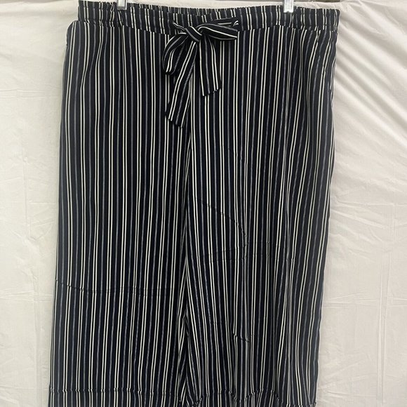 Maurices Women's Sz 1 Navy Blue Pull On Wide Leg Gaucho Culottes Stretch Boho - Picture 1 of 6